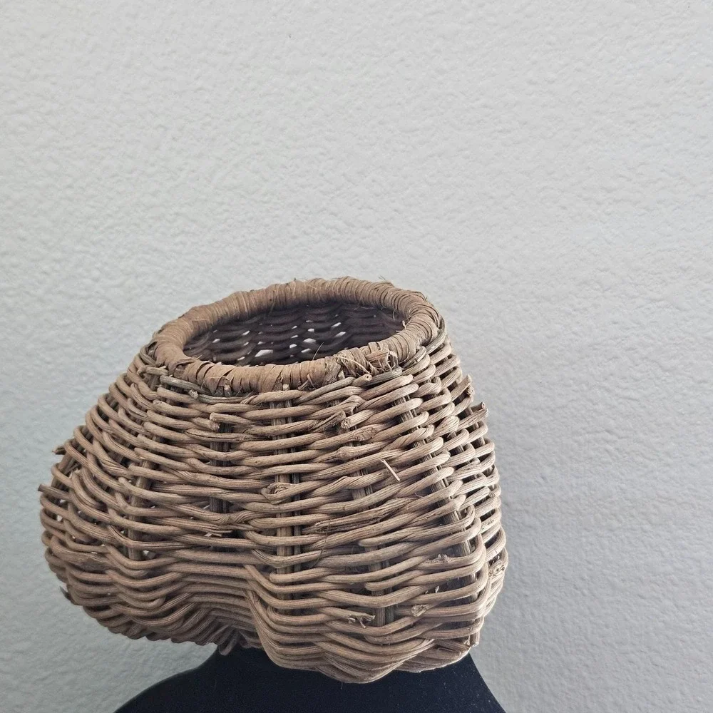 Antique Primitive Hand Woven Split Wood‎ Buttocks Handle Gathering Eggs Basket